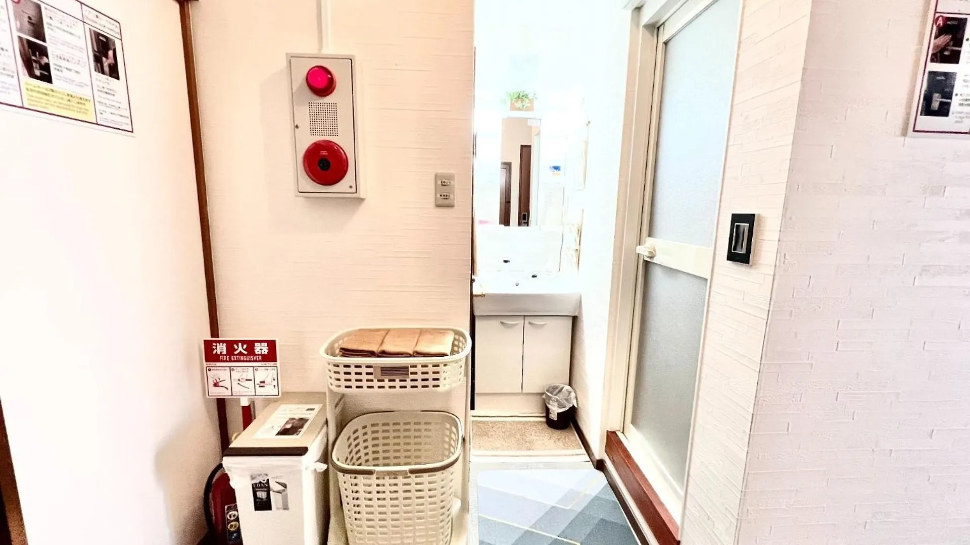 Guesthouse Reina Tsuruhashi Station - Vacation Stay 15369 大阪市 0*,  日本